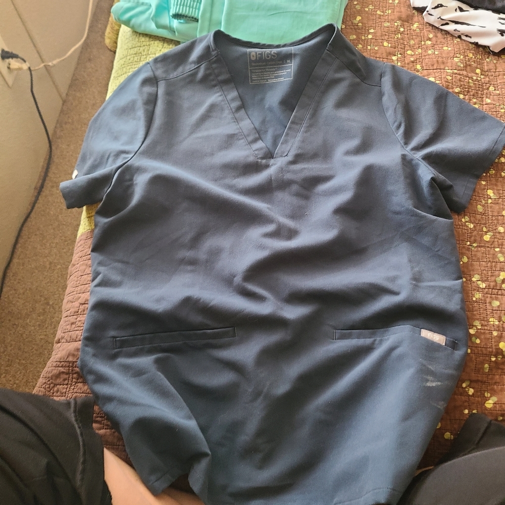 Figs 2 pocket top